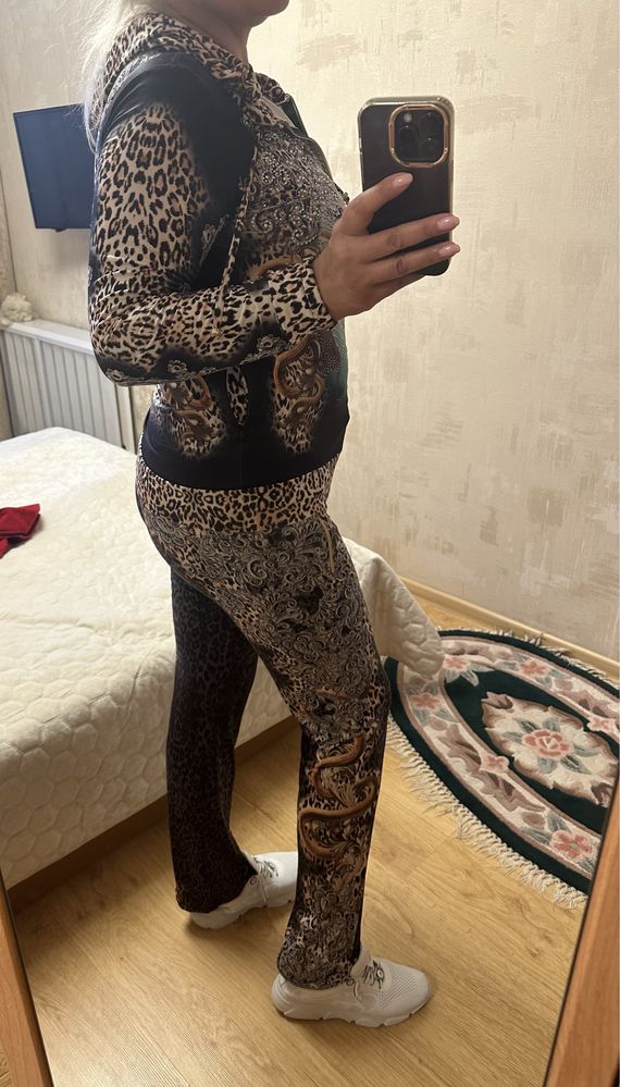 Продам кстюм вихідного дня-лео