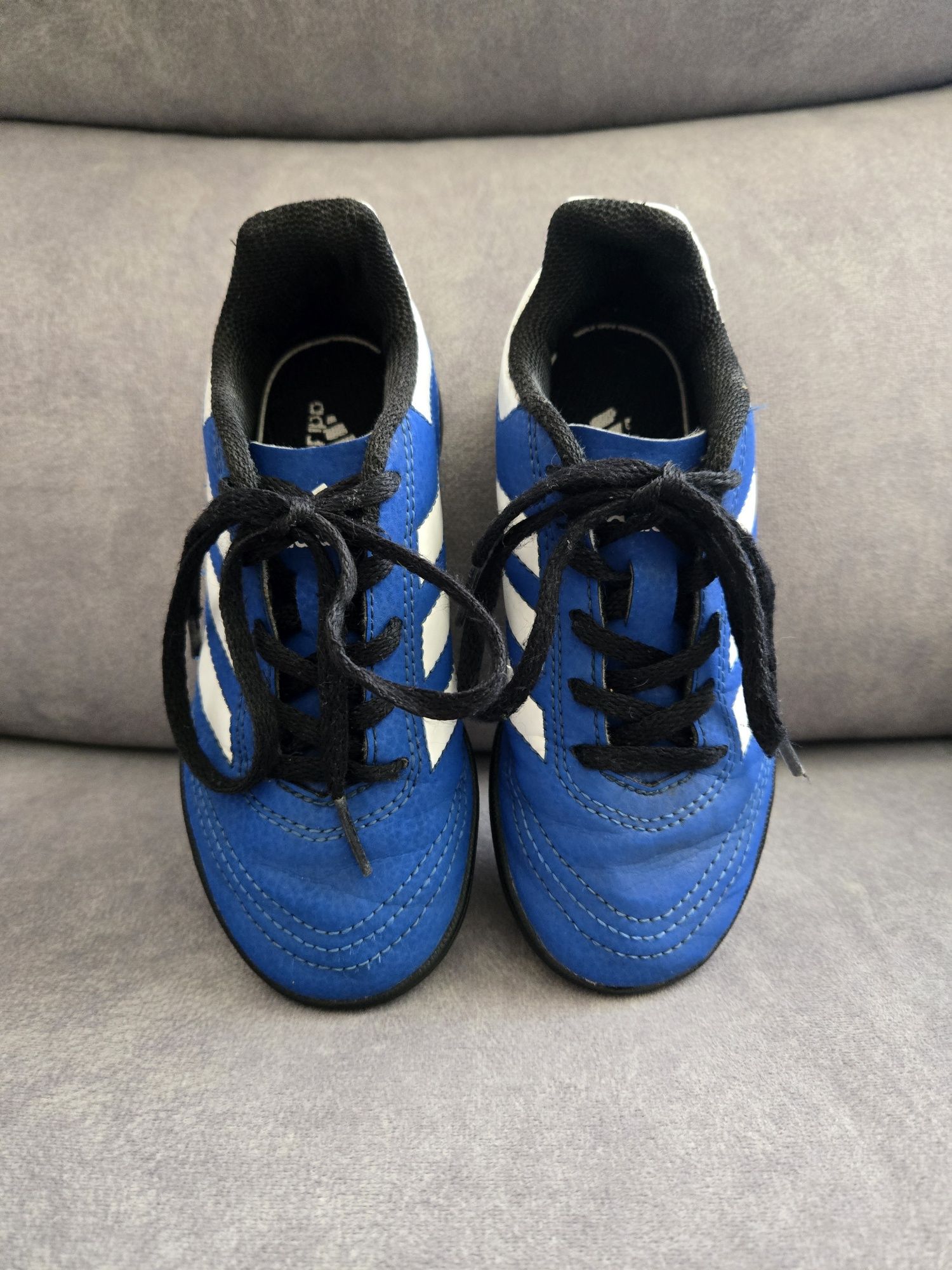 Футбольные бутсы, сороконожки, футзалки Adidas. Оригинал. Размер 29