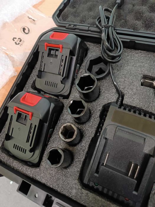Nowy Klucz Udarowy Akumulatorowy 18V 1300Nm + 2 Baterie 5Ah Ładowarka