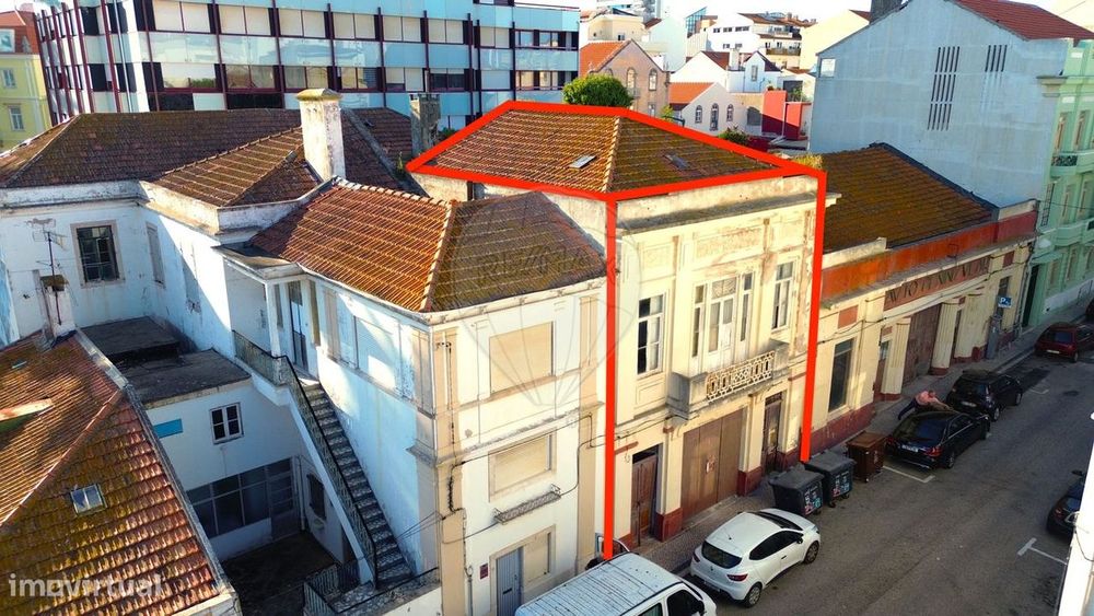 Moradia T5 para venda