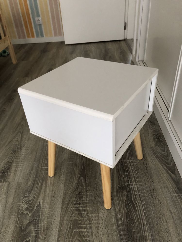 Mesa cabeceira criança