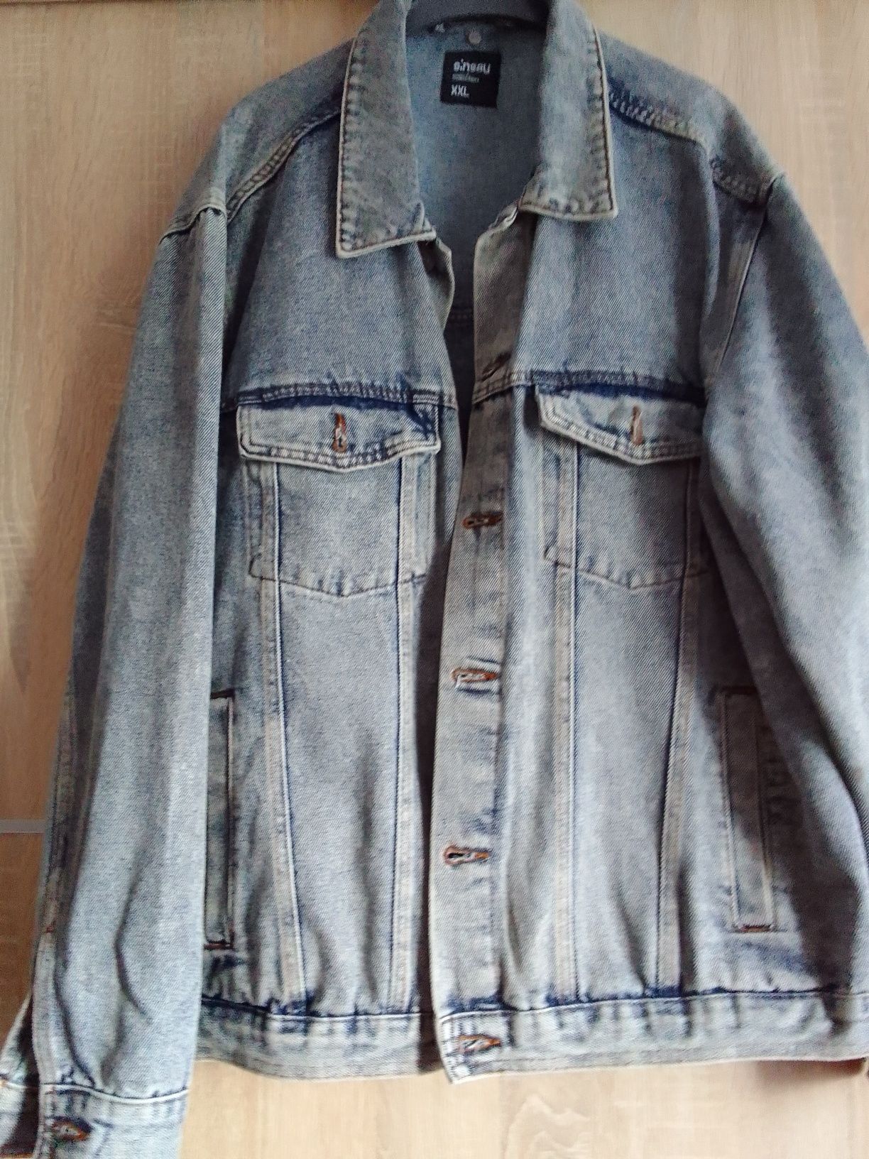 Kurtka jeans z kapturem