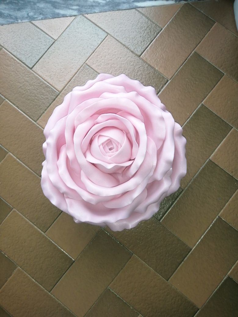 Rosa de espuma. Decoração