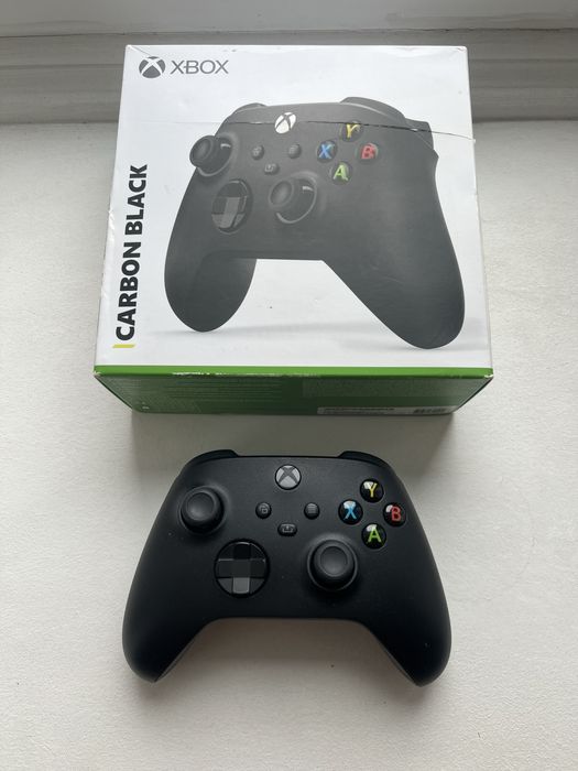 Продам Xbox Series S 512gb (2 геймпада)