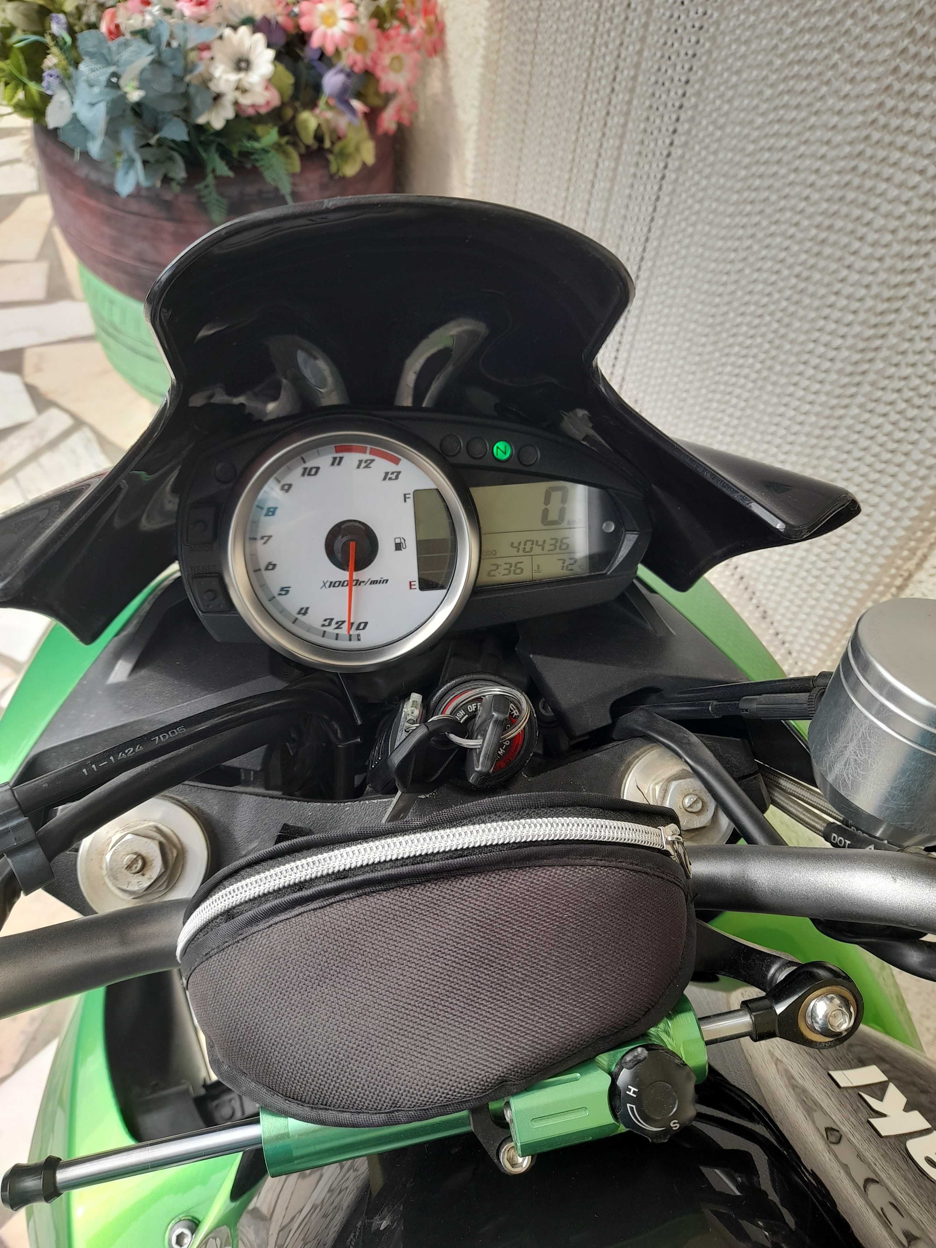 Kawasaki z 1000.