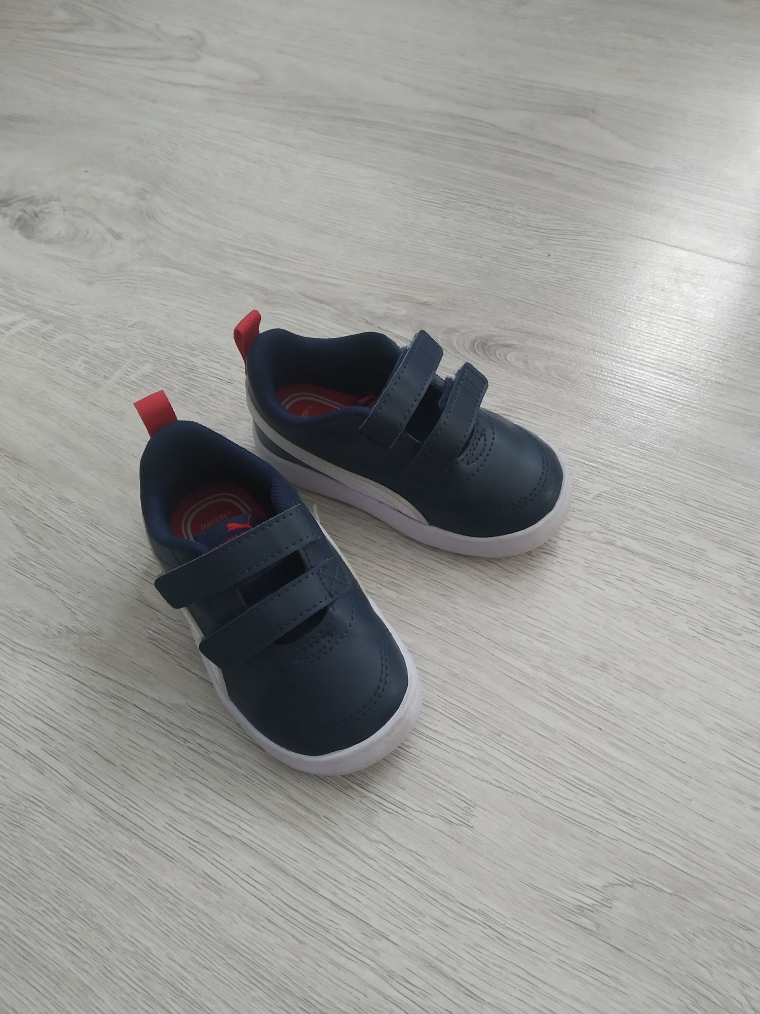 Adidasy chłopięce Puma, rozmiar 21