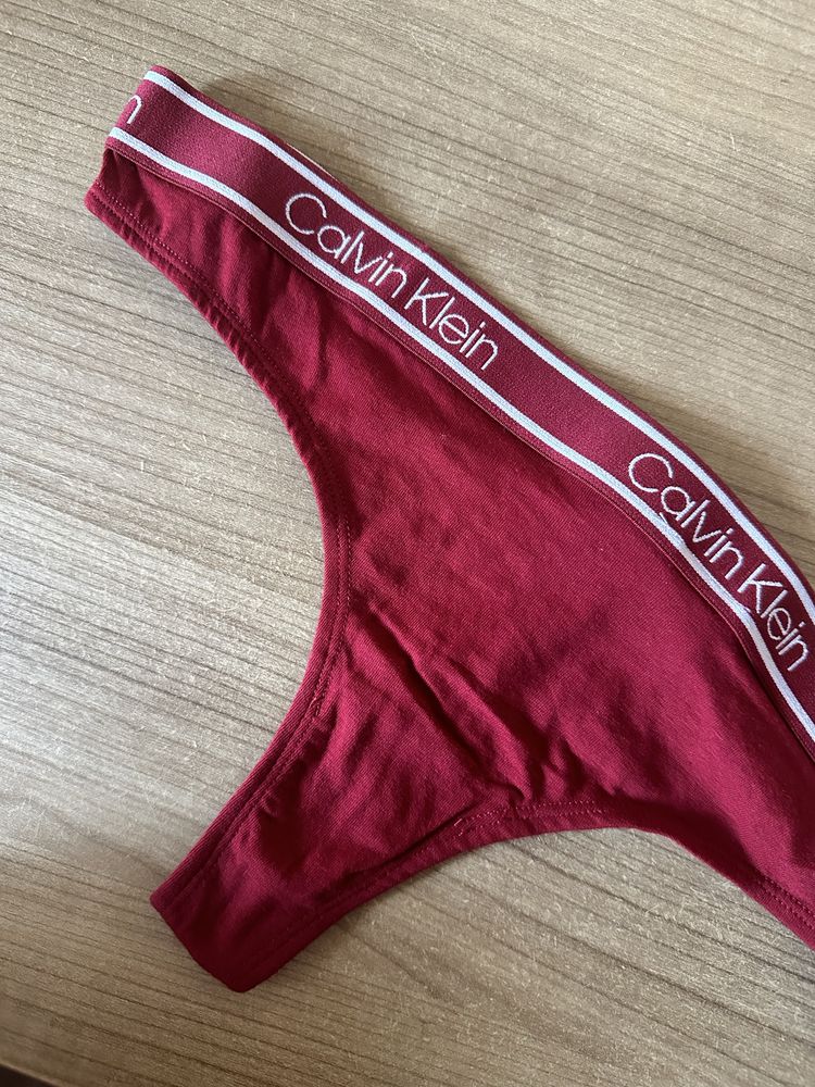 Труси Calvin Klein