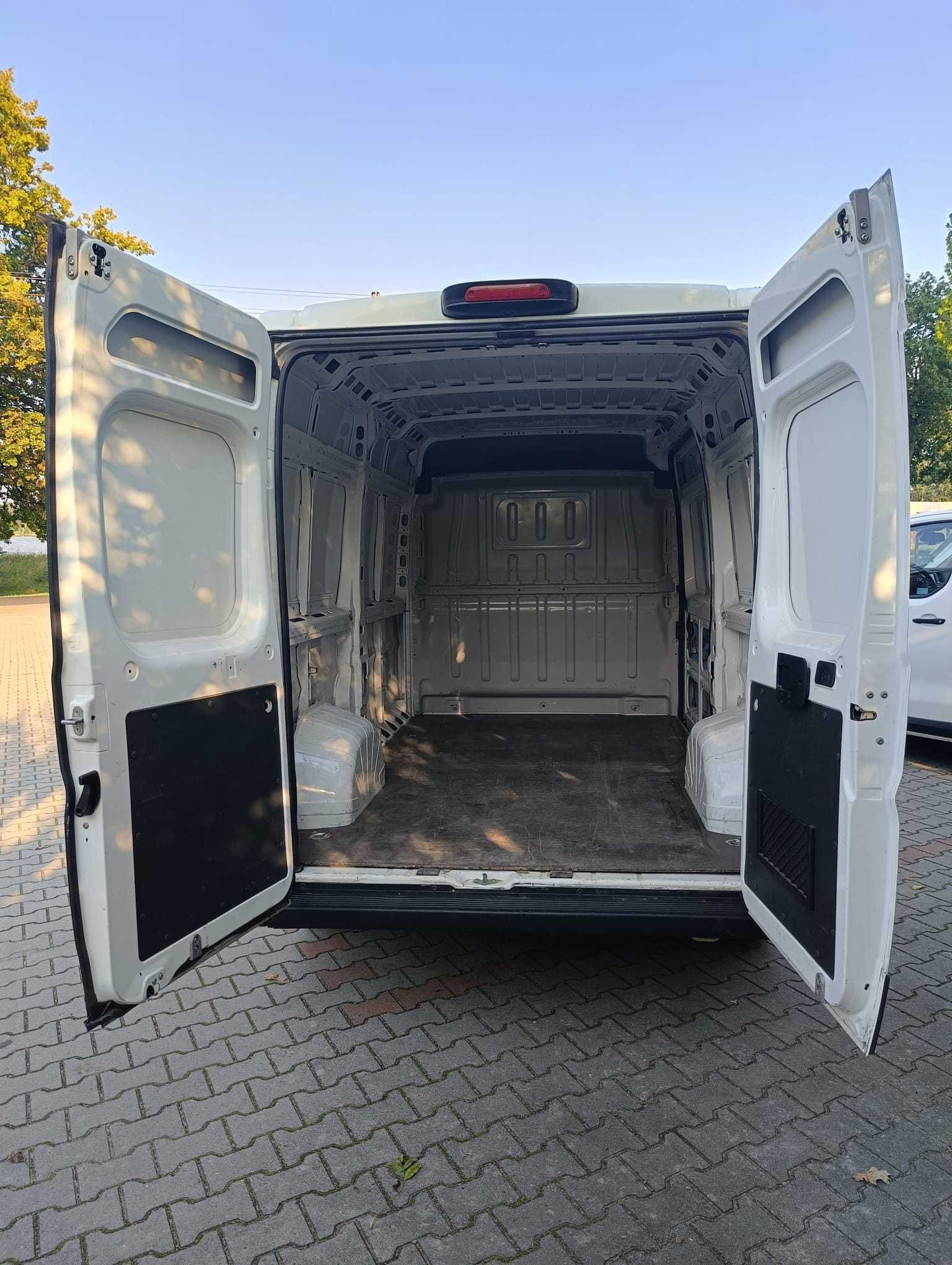 Wypożyczalnia Wynajem Busow Busa aut dostawczych osobowych Master