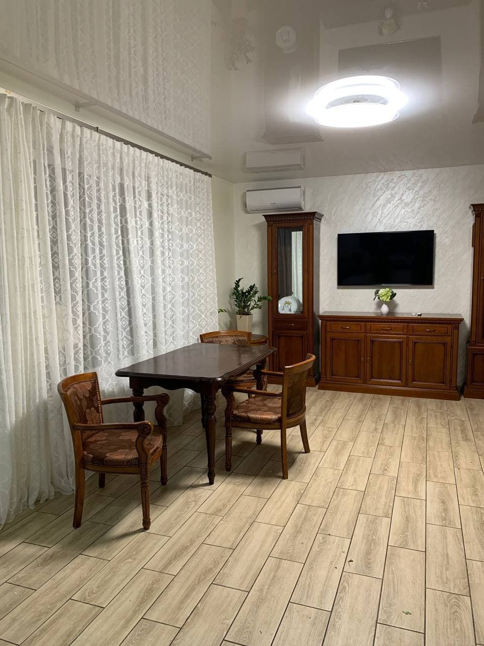 Продам будинок у Підгородному.