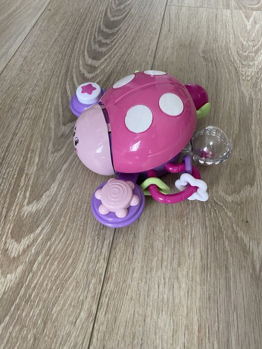 Uciekająca biedronka pełzak do raczkowania Smily Play różowa grająca