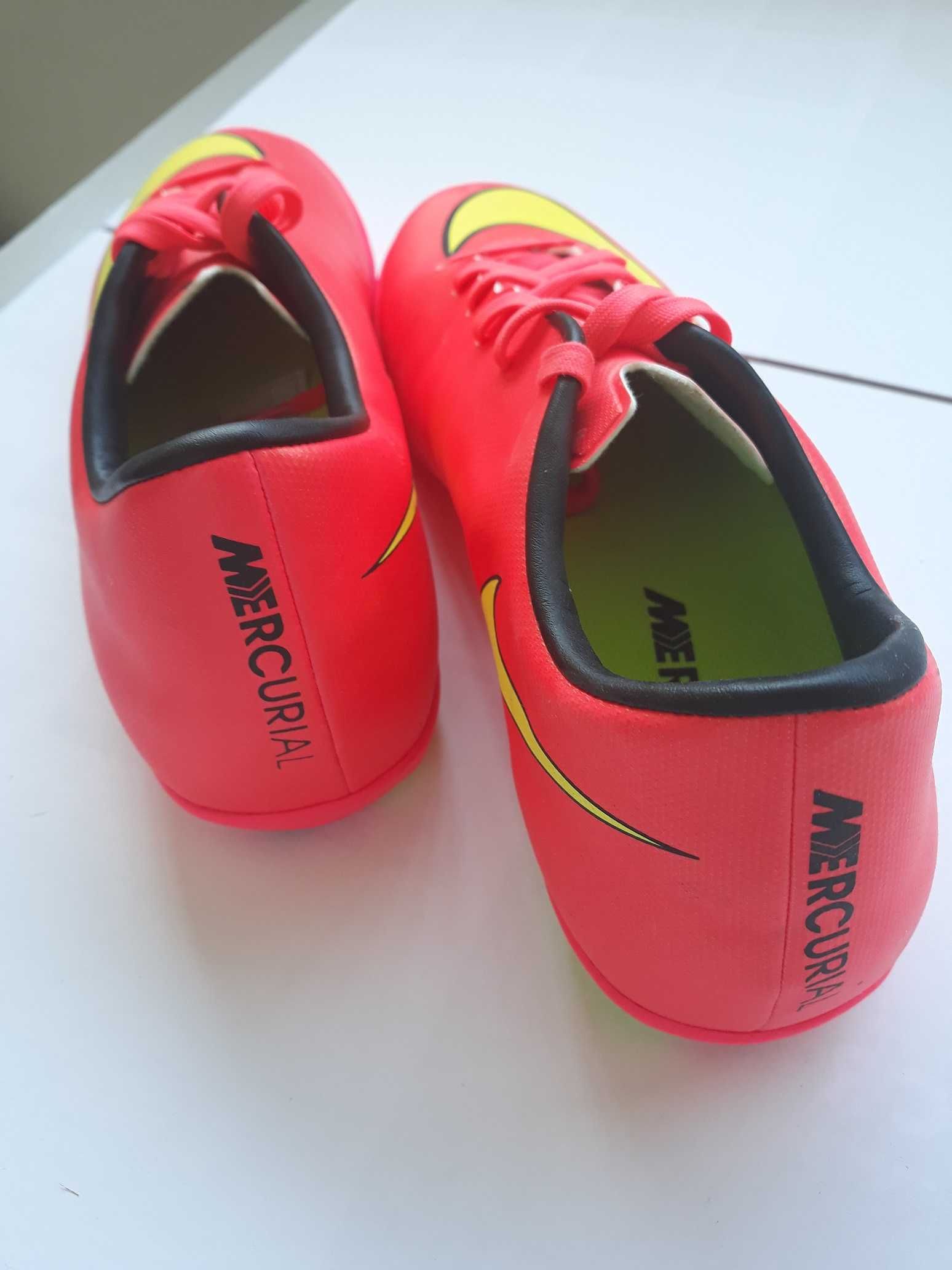 Sapatilhas de Futsal Nike Mercurial Victory n.º 40