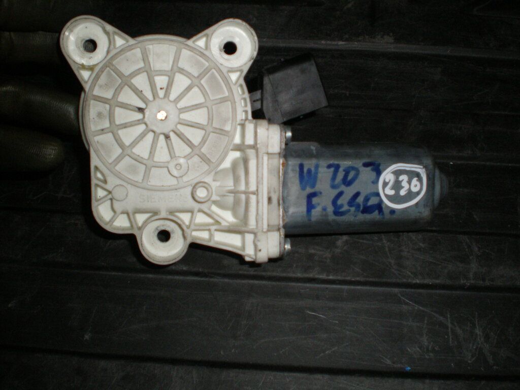 Motor Elevador Vidro A2118201842 MERCEDES W203 2005 FE