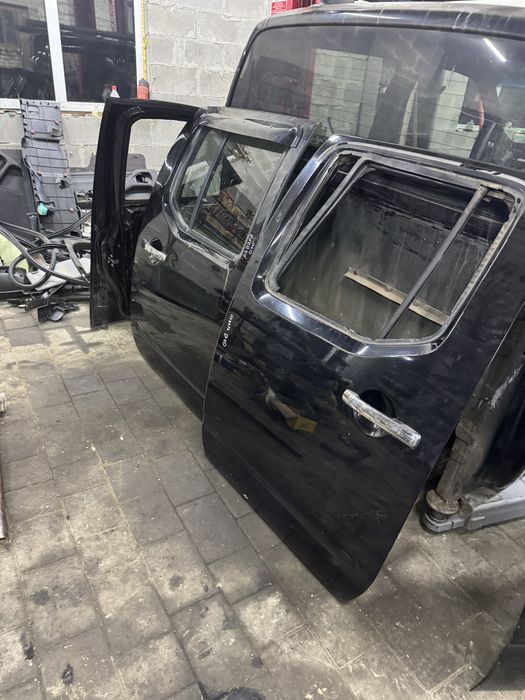 Двері дверка ручка замок ніссан навара д40 nissan navara d40 D40 2.5 d