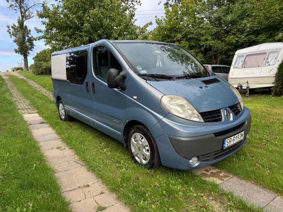 Renault Trafic long 2.0 dCi 115km 2006r. 9 osobowy