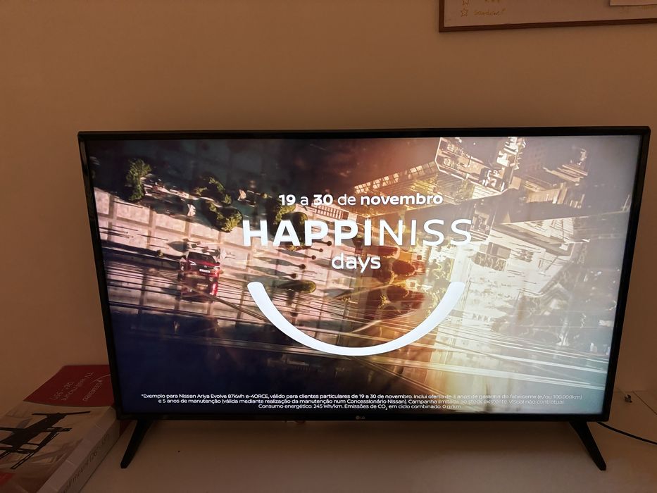TV LG Smart TV 49” + Suporte de Parede – 200€