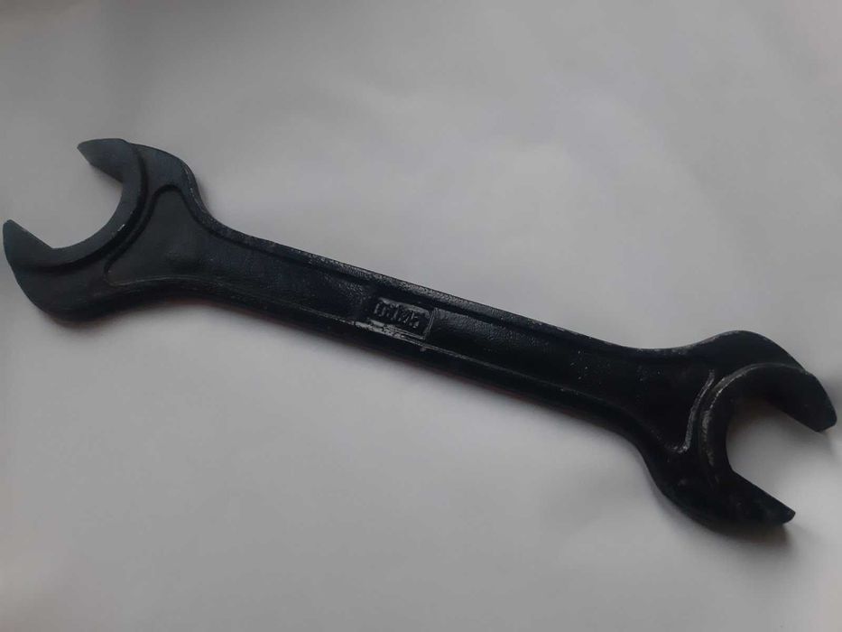 Ключ рожковий двосторонній на два розміри: 41 та 46