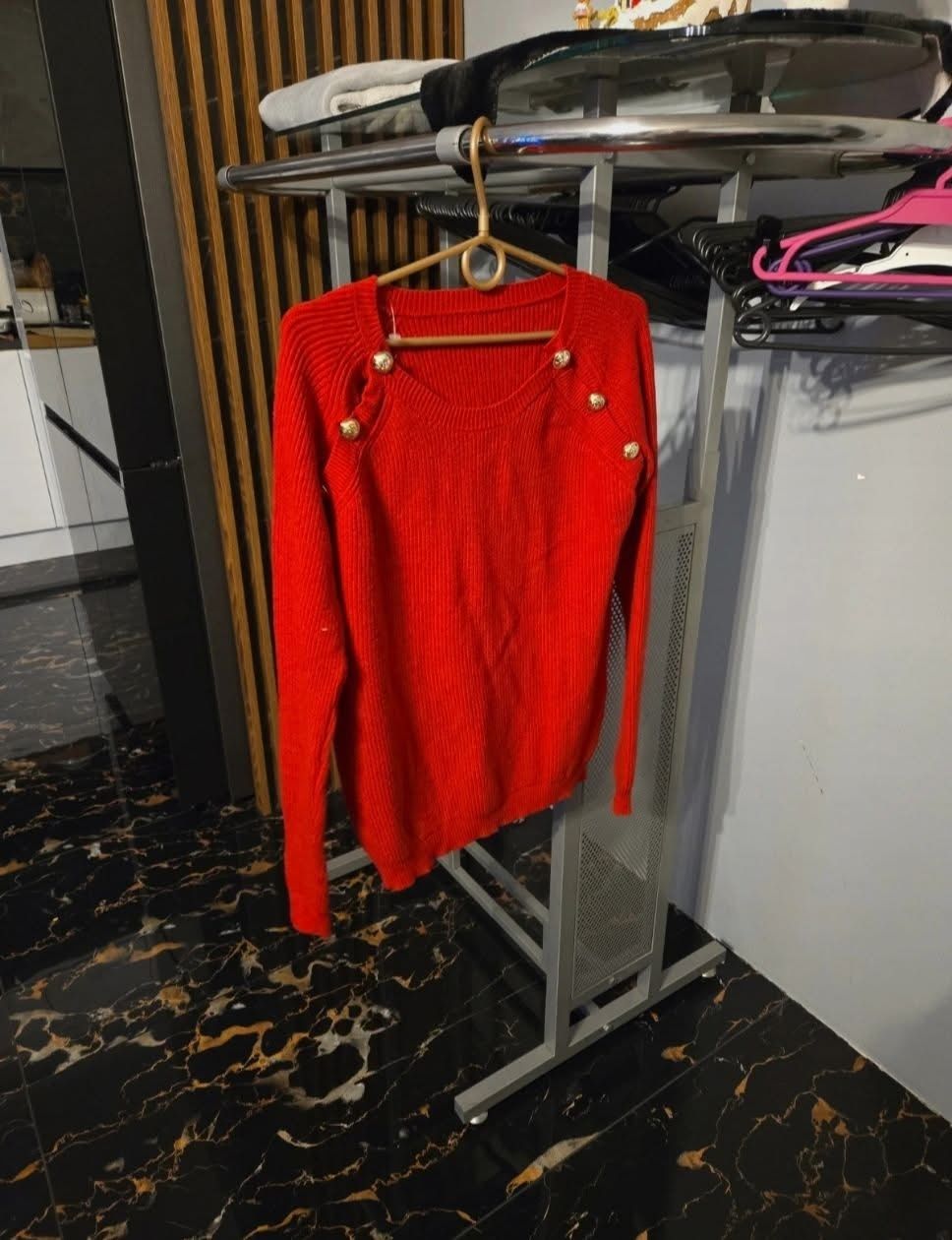 Sweter r.L/xl
Dł.całkowita 61cm
Szer.od paszki do paszki 56cm