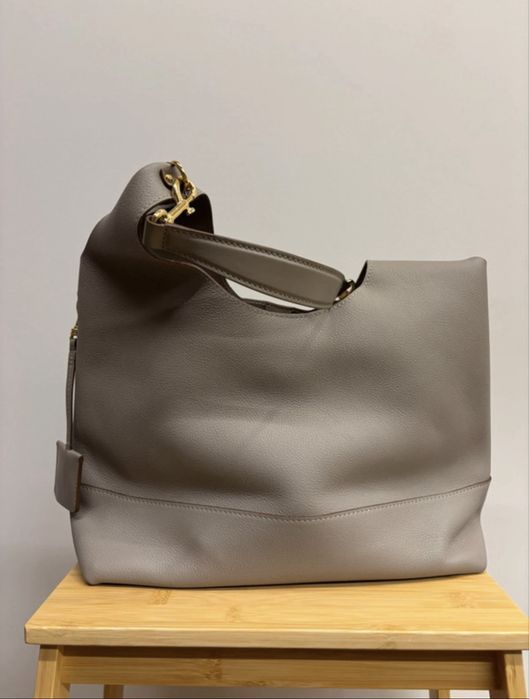 Mala Carolina Herrera - charro insignia hobo