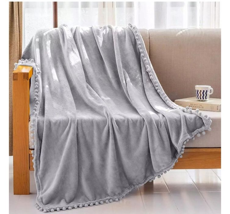 AMELIA HOME Koc z pomponami szary 130x180 Nowy