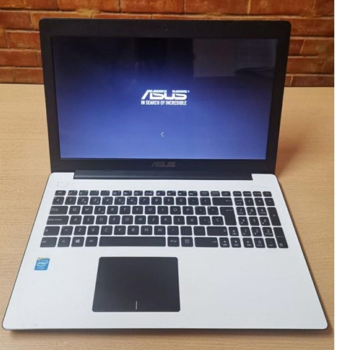 Laptop ASUS 15.6" SonicMaster/4GB RAM/250GB Dysk/Win.10