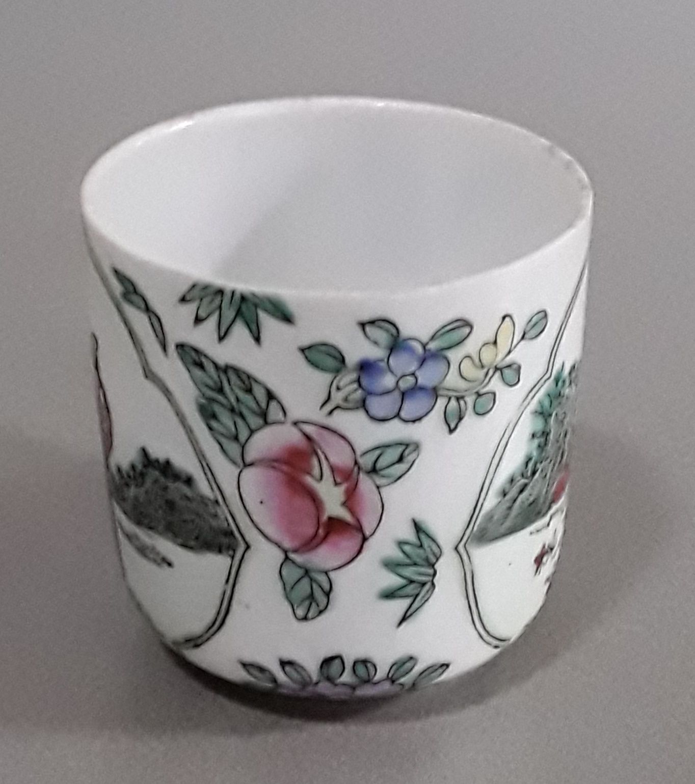 Antiga chávena de café com pires em porcelana Chinesa