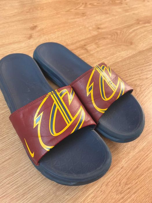 Nike Benassi Solarsoft NBA Cleveland Cavaliers — чоловічі шльопанці