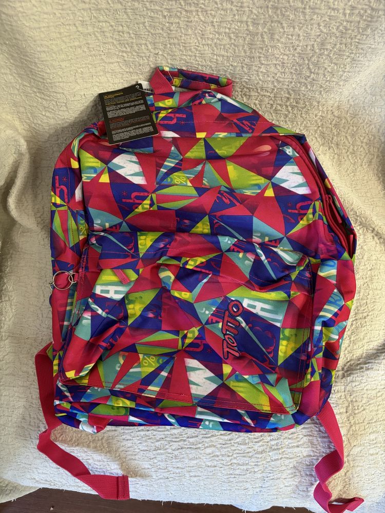 Mochila Totto impermeável Nova