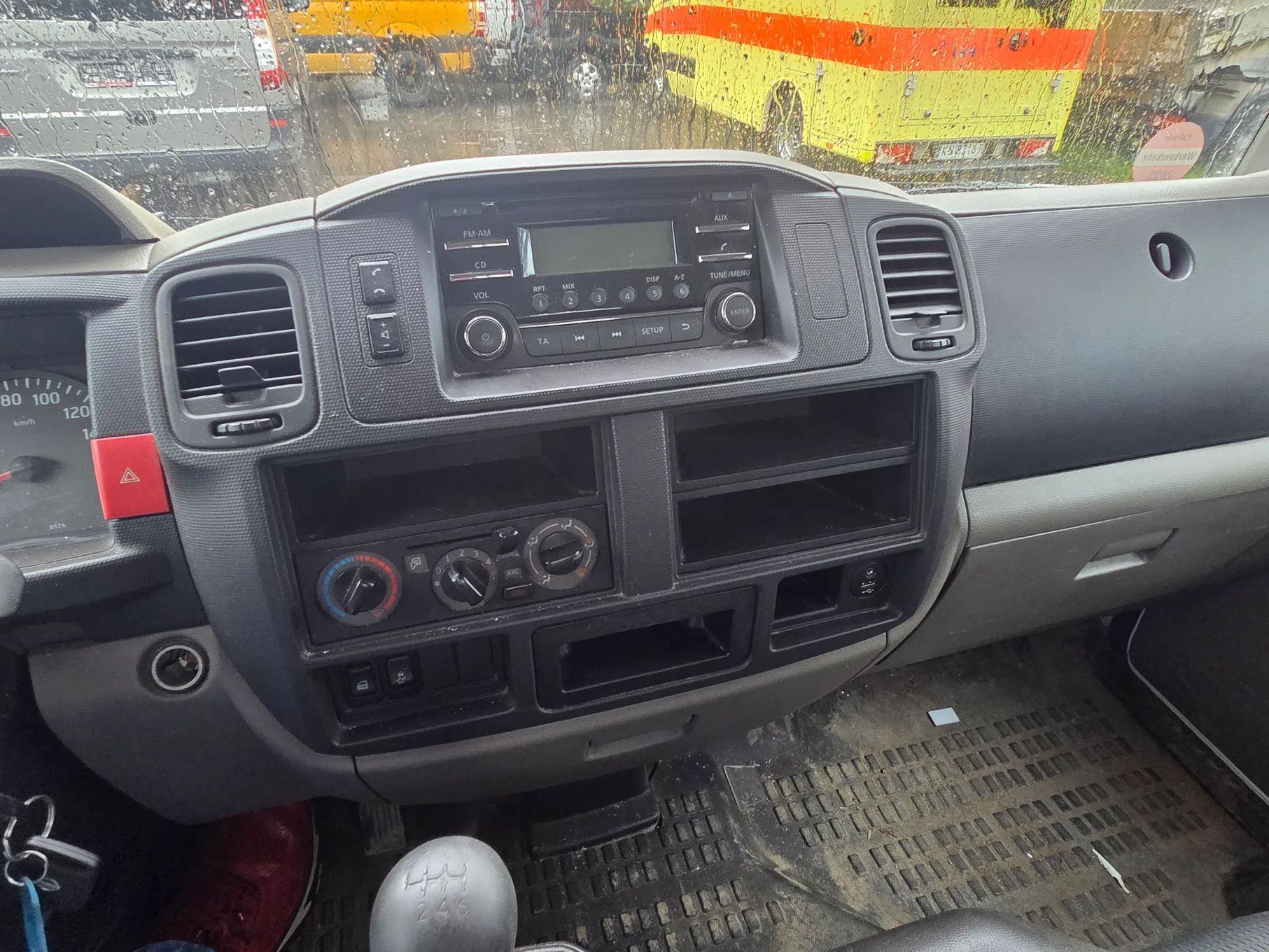 Nissan Cabstar  kiper, klimatyzacja