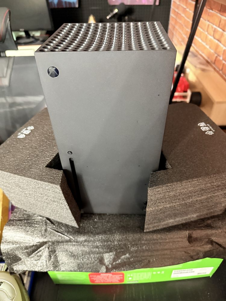 Xbox series x completamente novo usado pouquissimas vezes