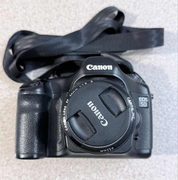 Canon 5D mark I + obiektyw 50 mm + akcesoria