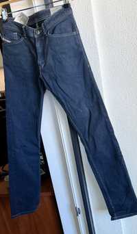 Spodnie jeansy chłopięce diesel 158