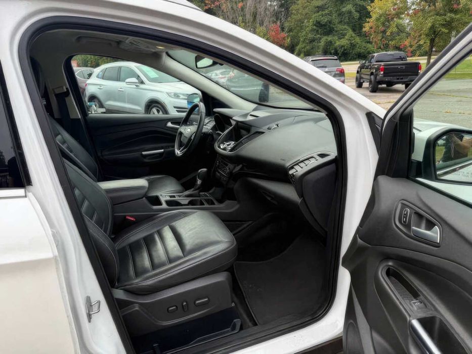 Ford Escape Titanium      2017