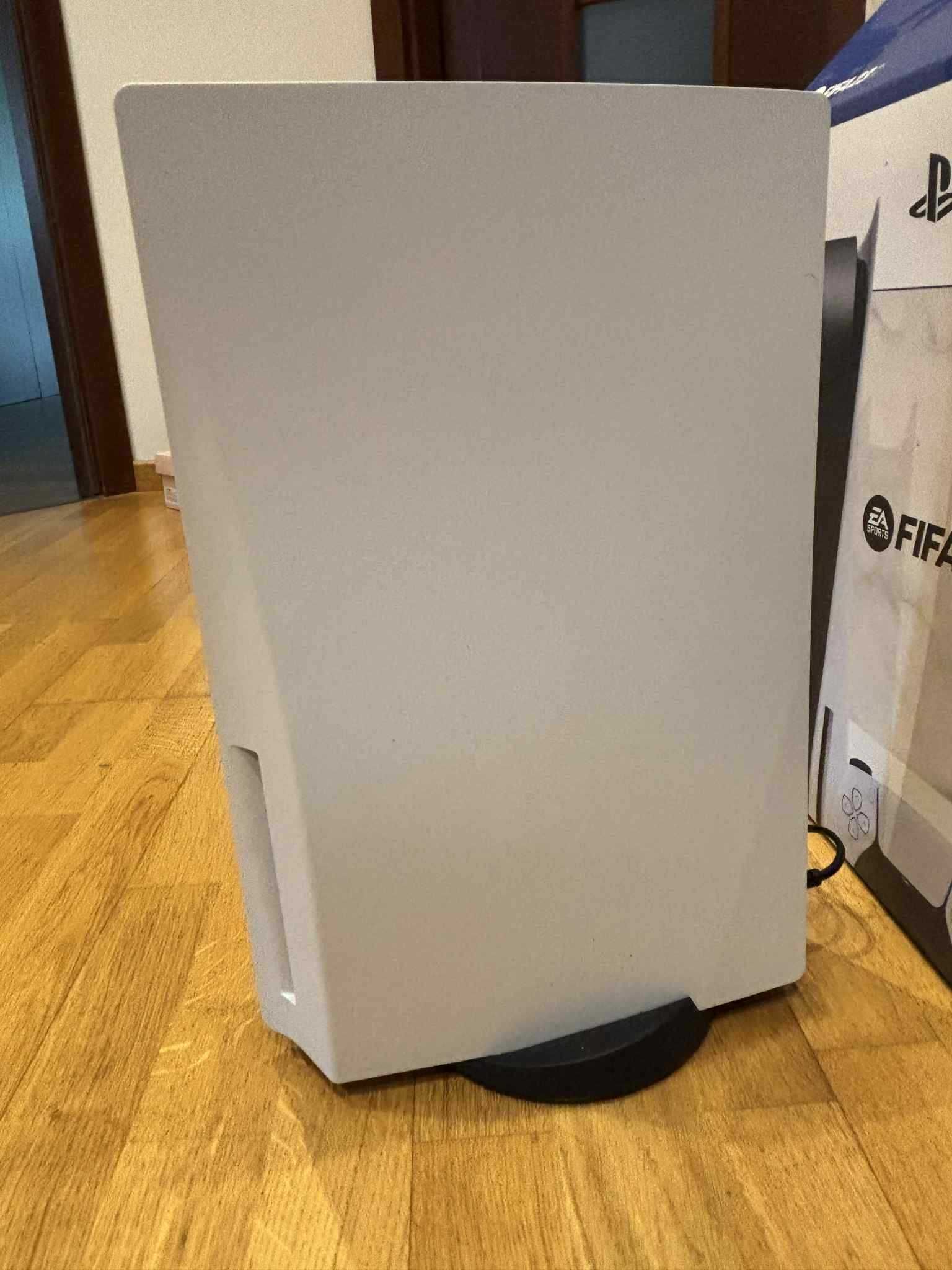 Playstation 5 Digital edition 1 TB  bez padów i gier - Stan jak nowy