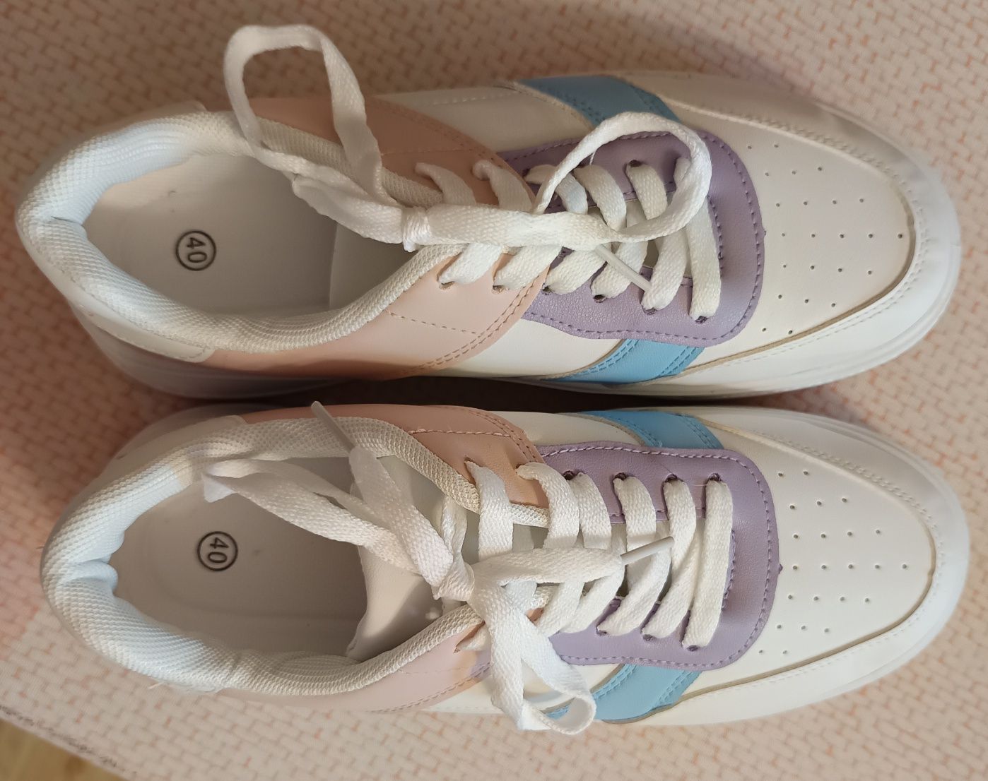 Sneakersy damskie na grubej podeszwie, rozmiar 40