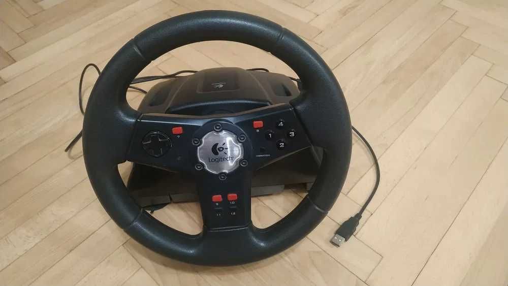 Руль и педали Logitech Formula Vibration Feedback Wheel.