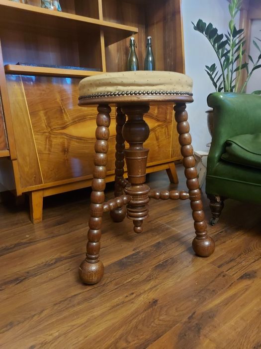 Taboret dębowy lata 40'