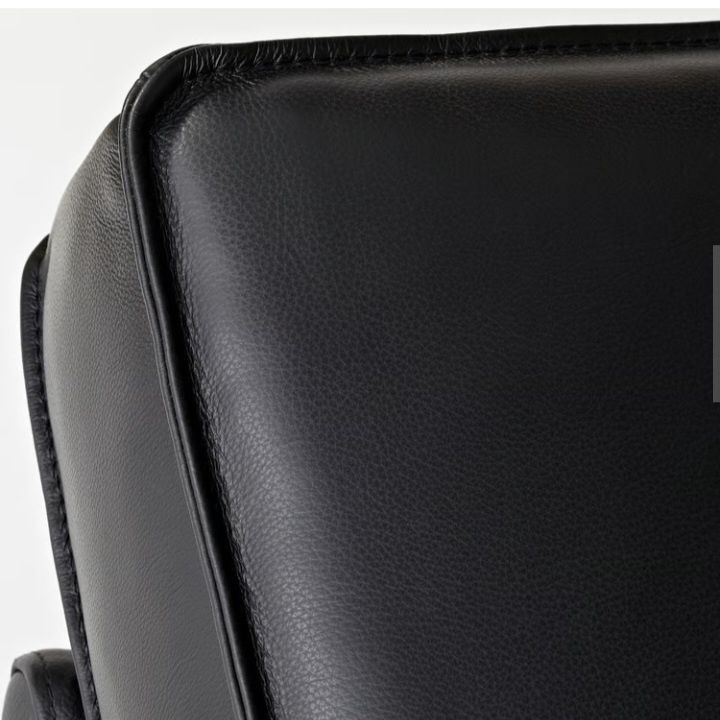 Sofá 4 lugares, com chaise longue em pele preto