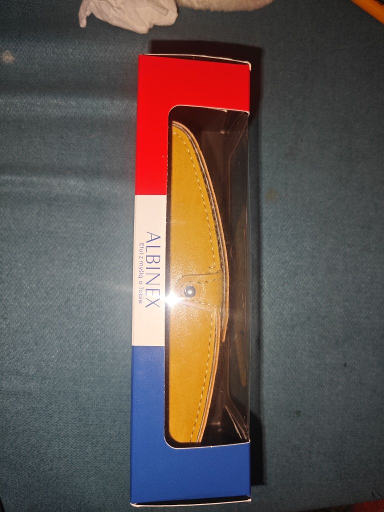 Nowe etui na okulary + chusteczka do okularów