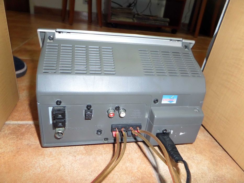 Aparelhagem compacta Sharp com colunas