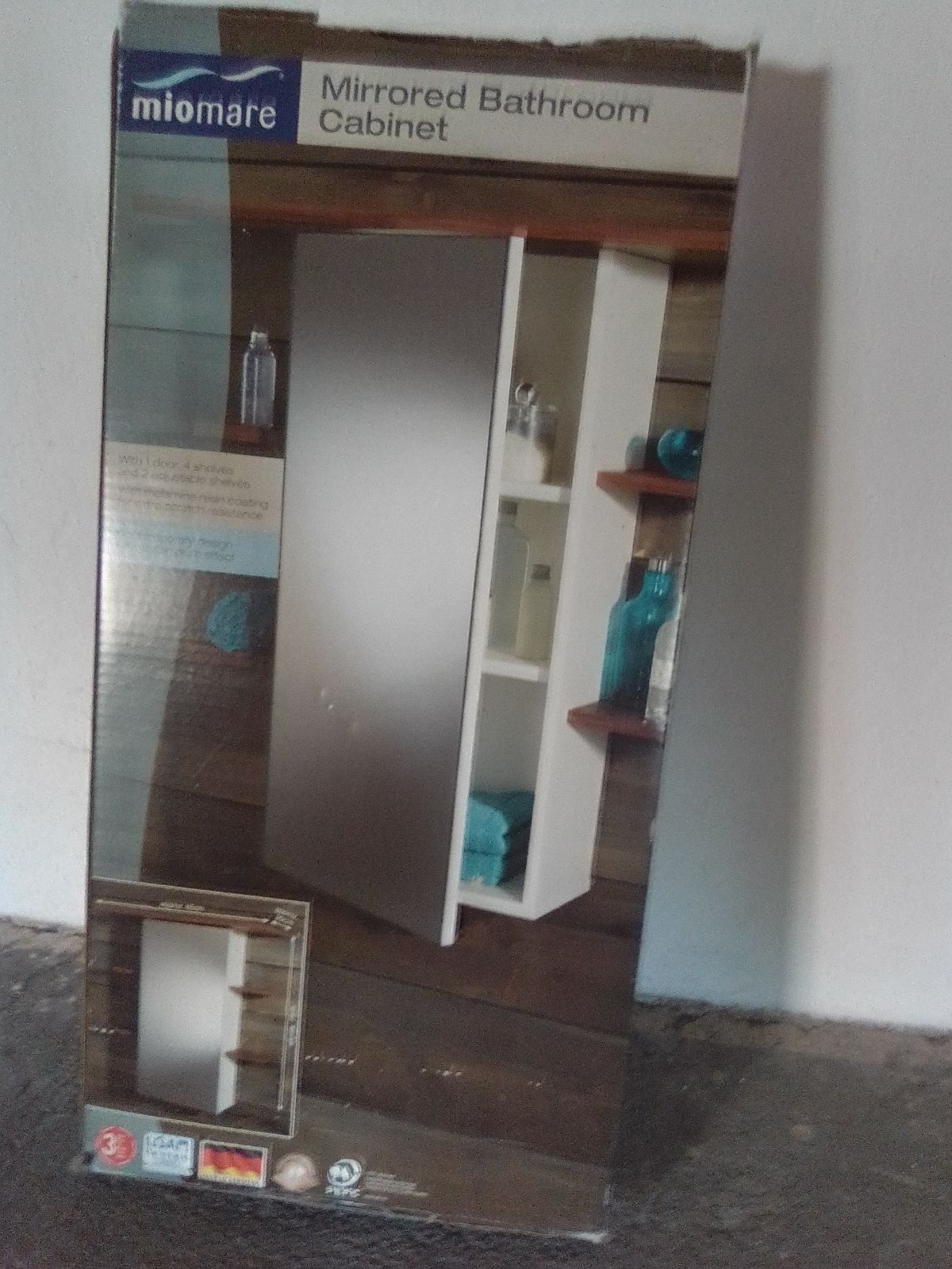 Nowa szafka łazienkowa z lustrem