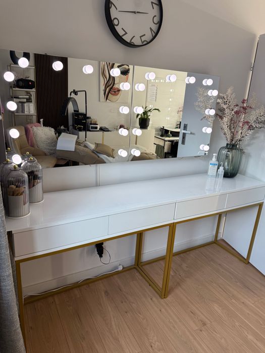 Toaletki z oswietleniem