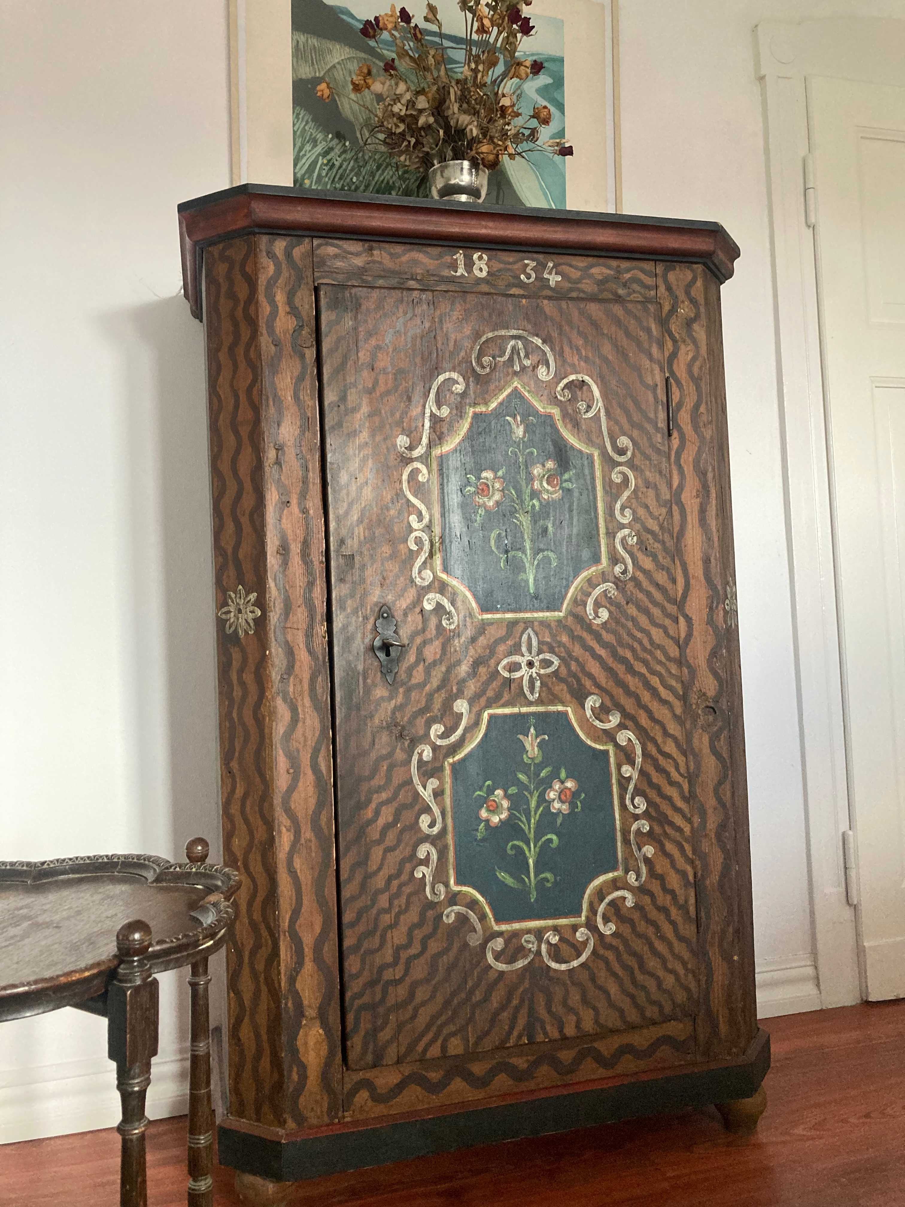 Piękna francuska drewniana szafa malowana z ok. 1850 r.