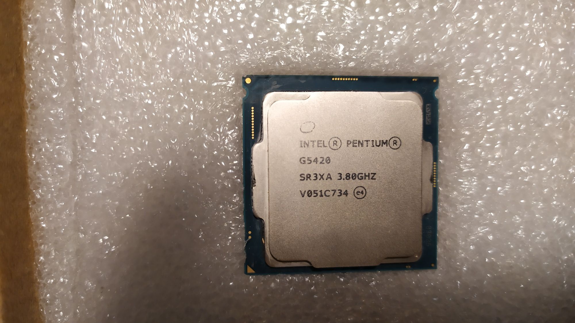 Продаю Б\У Процессор Intel Pentium Gold G5420 3.8 GHz с боксовым кулер