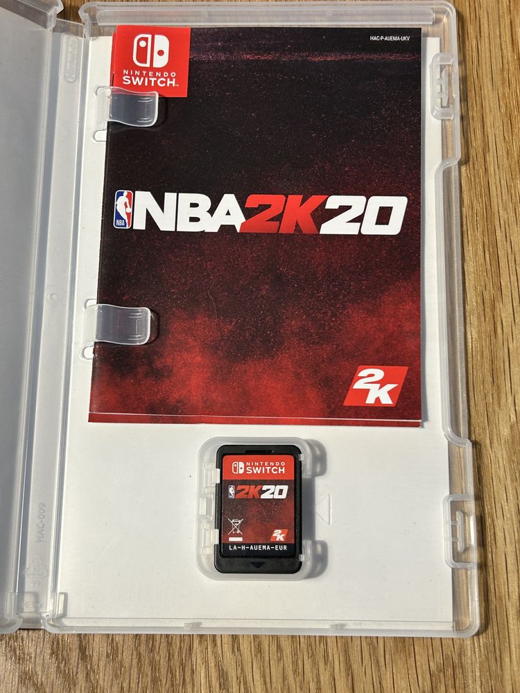 Nintendo switch v2 szary z etui + 2 gry