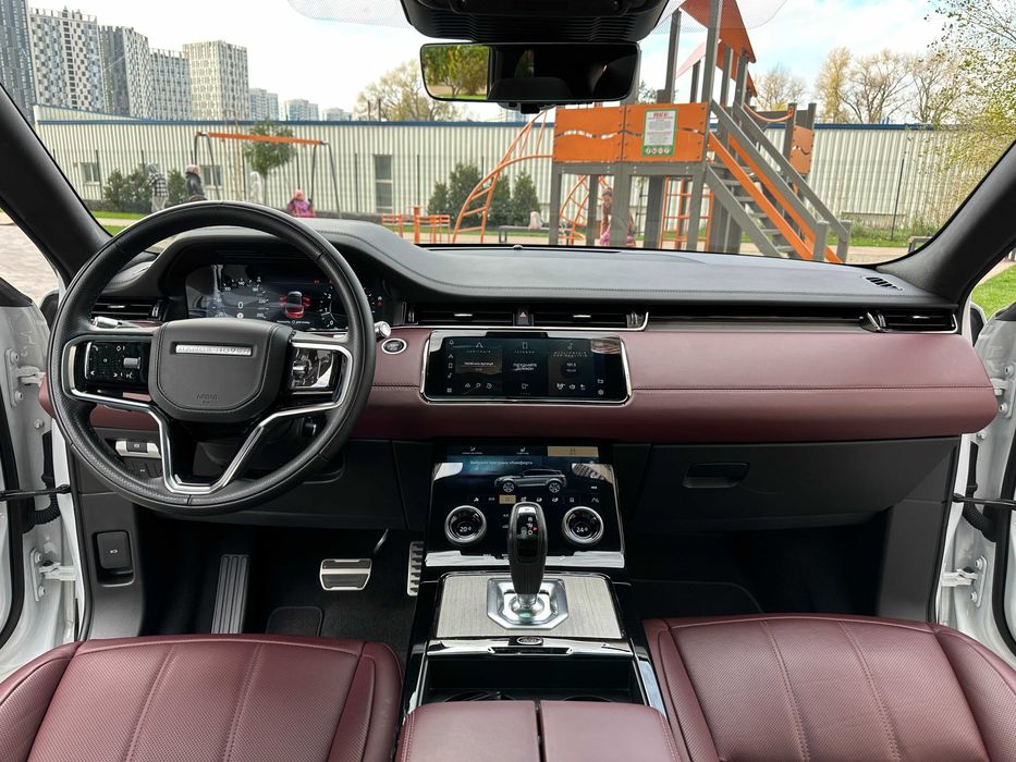 Range Rover Evoque P250 Autobiography