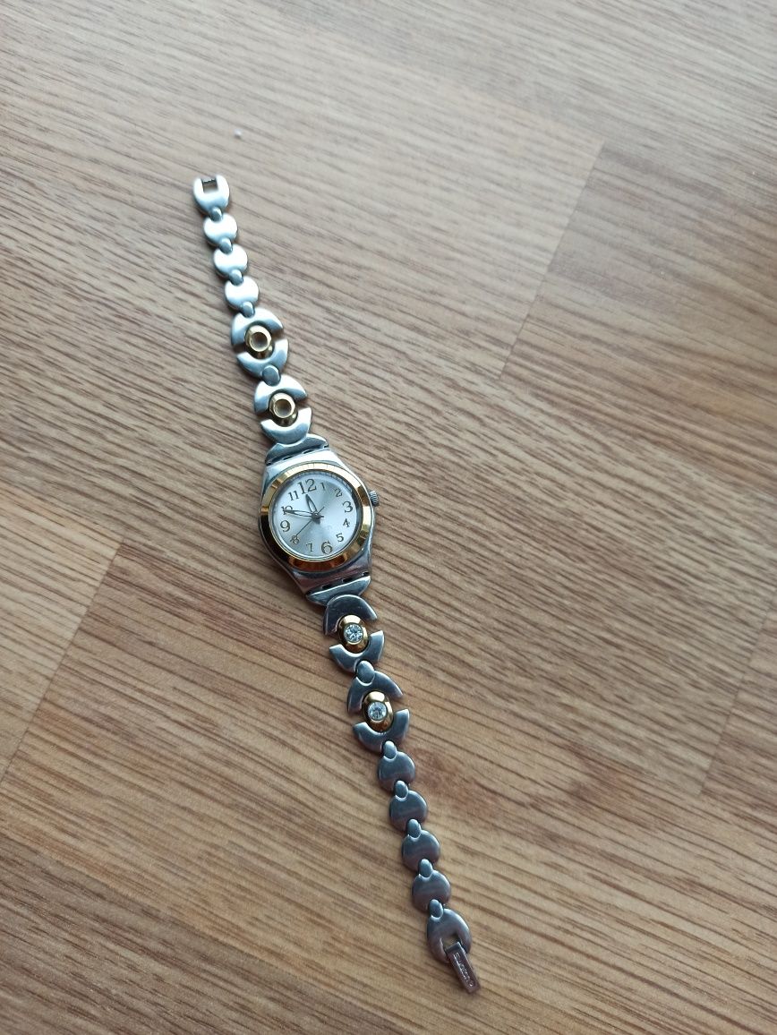 Продам женские часы Swatch