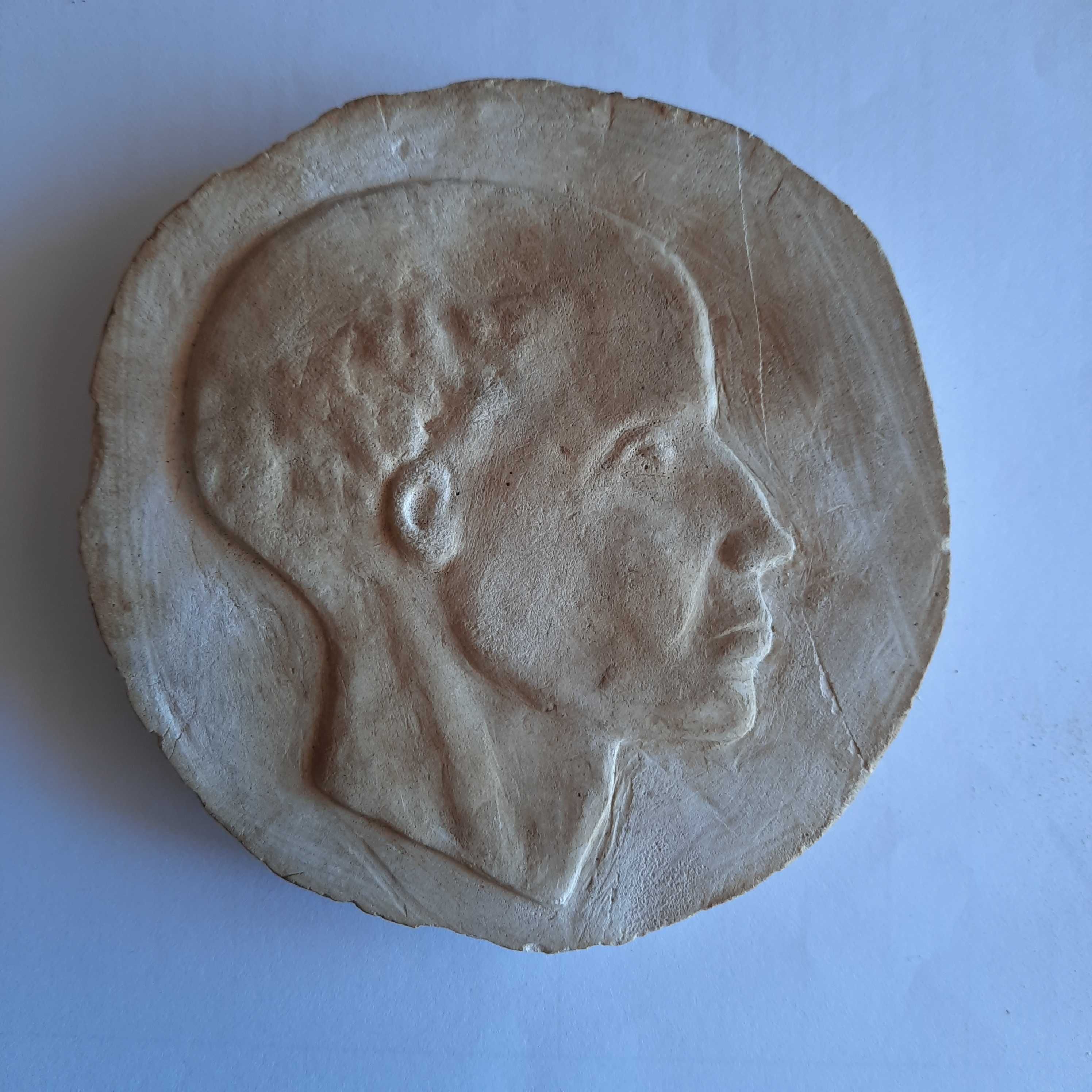 Busto em gesso. Autor desconhecido.