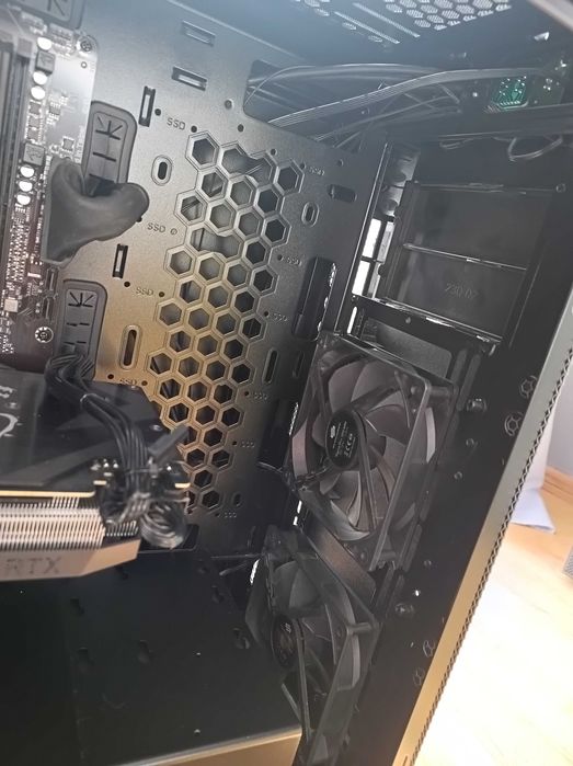 Komputer Gamingowy Ryzen 5600x, 16GB DDR4, RTX 2070 8GB, 500gb m2+1TB