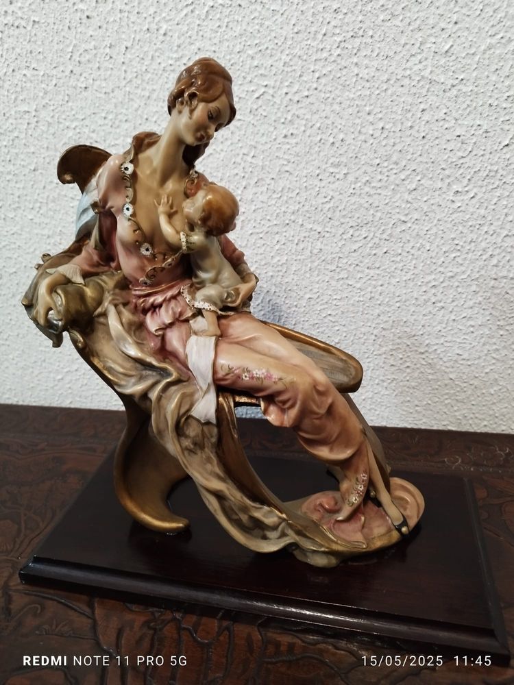 Estatueta mãe e filho vintage
