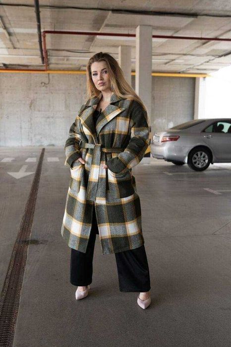Тепле пальто у клітинку на підкладці